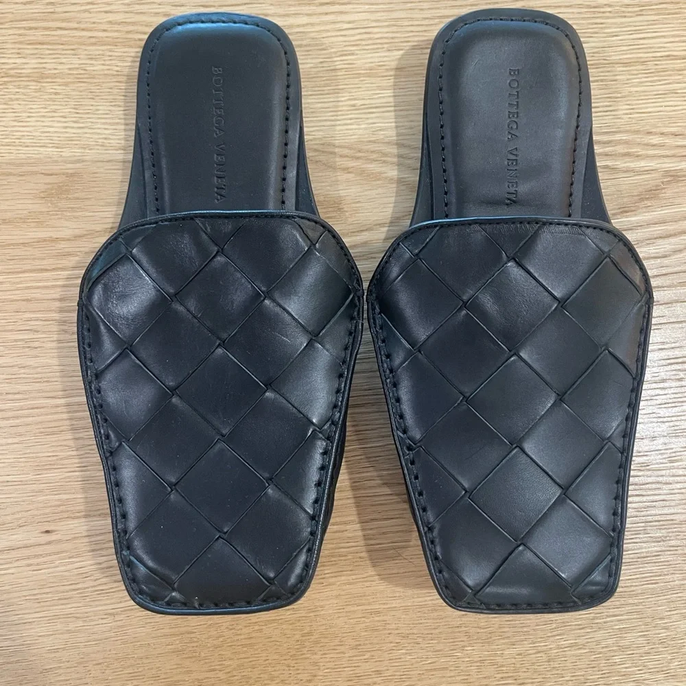 BOTTEGA VENETA Nappa Maxi Intercciato Flat Mules - Size 38.5 - Picture 4 of 7
